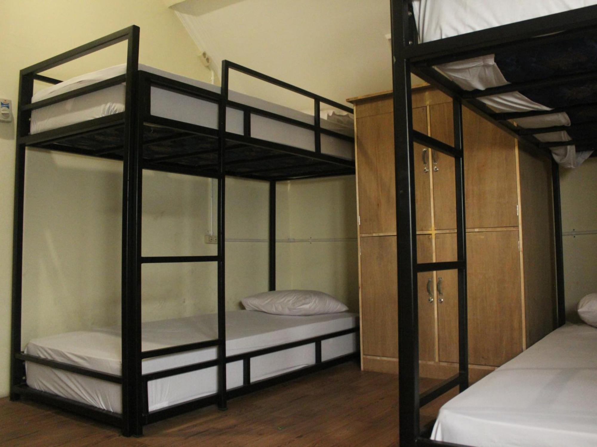 Oke Baik Hostel Джокьякарта Экстерьер фото