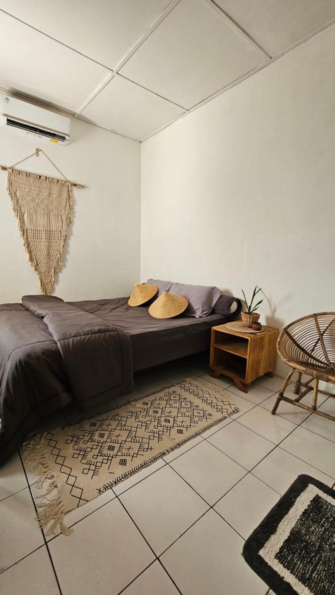 Oke Baik Hostel Джокьякарта Экстерьер фото