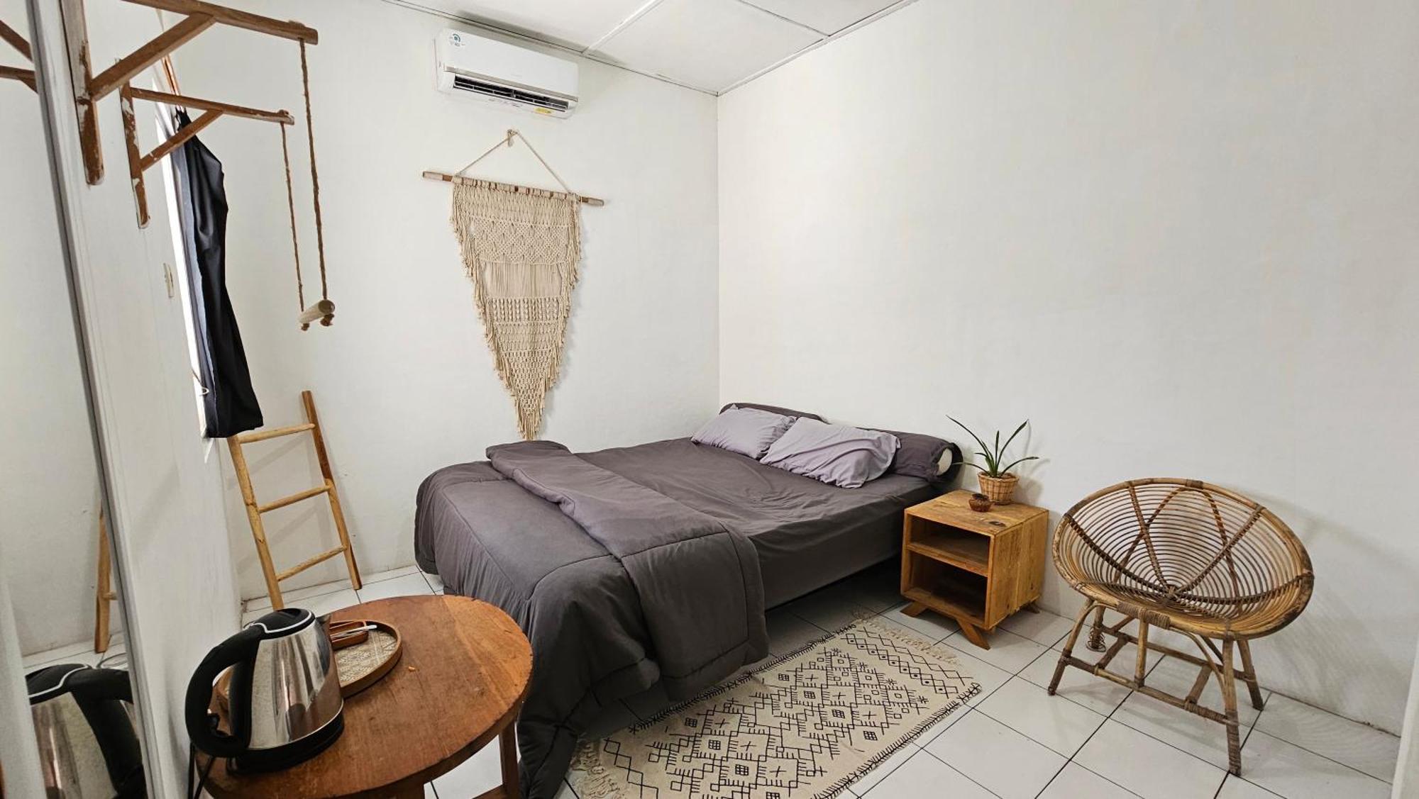 Oke Baik Hostel Джокьякарта Экстерьер фото